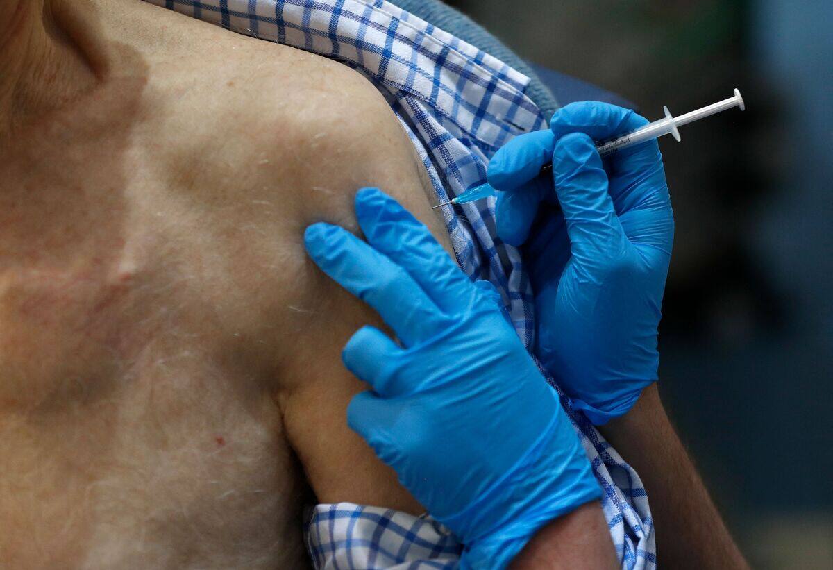 Une 3e dose de vaccin aux plus de 40 ans au Royaume-Uni