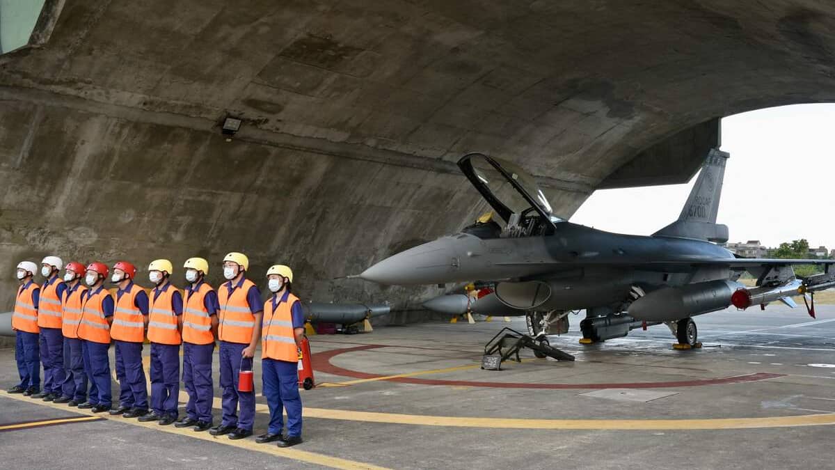 Taiwan displays its latest fighter jet after Chinese maneuvers Taiwan displays its latest fighter jet after Chinese maneuvers