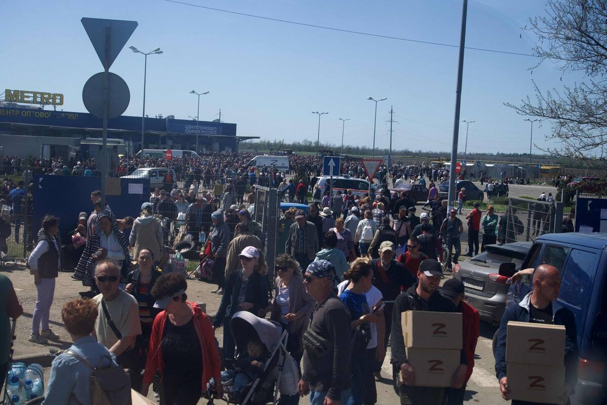 Moscou annonce l'&eacute;vacuation de dizaines de civils de Marioupol