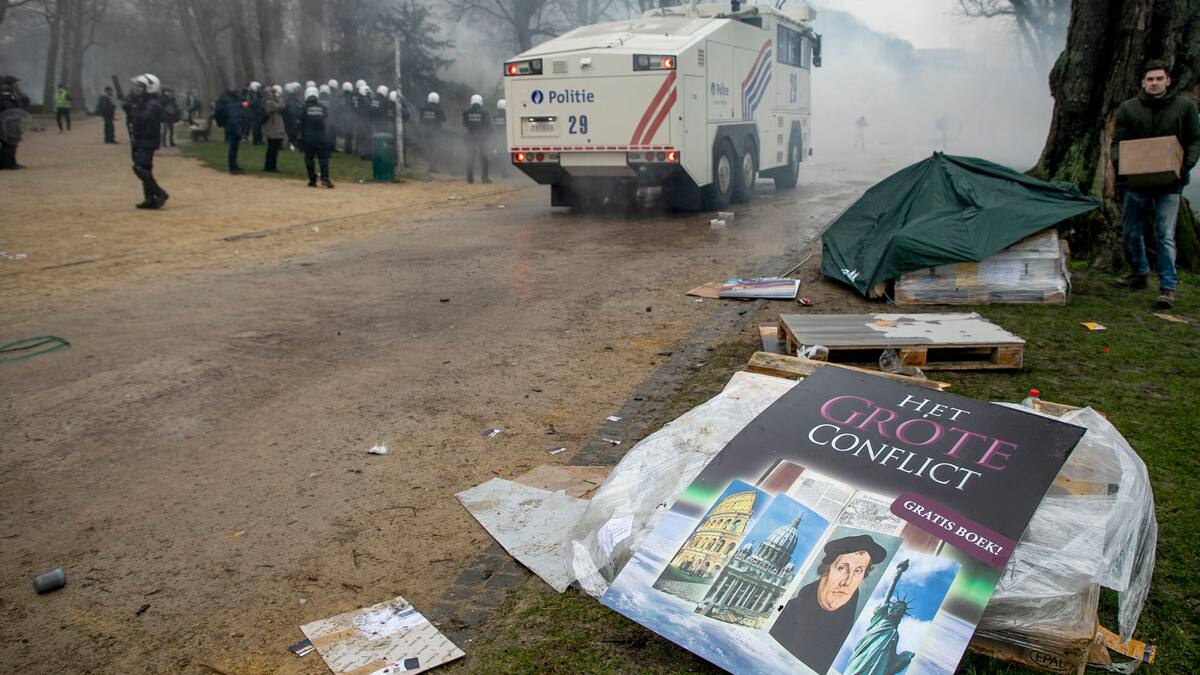 Plusieurs milliers de manifestants à Bruxelles contre les restrictions sanitaires
