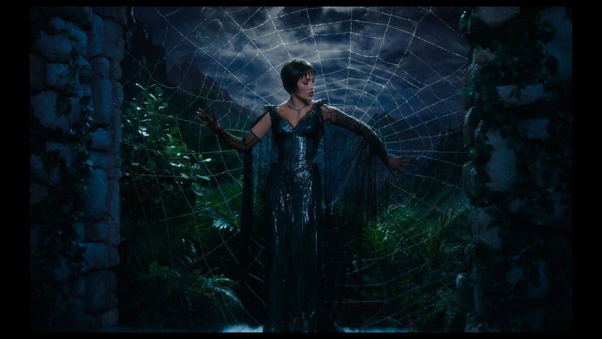 «Le baiser de la femme araignée»: cinq choses à savoir sur le film avec Jennifer Lopez