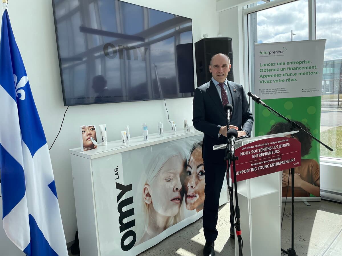 Universit&eacute; Laval: un traitement de faveur pour le ministre Duclos?