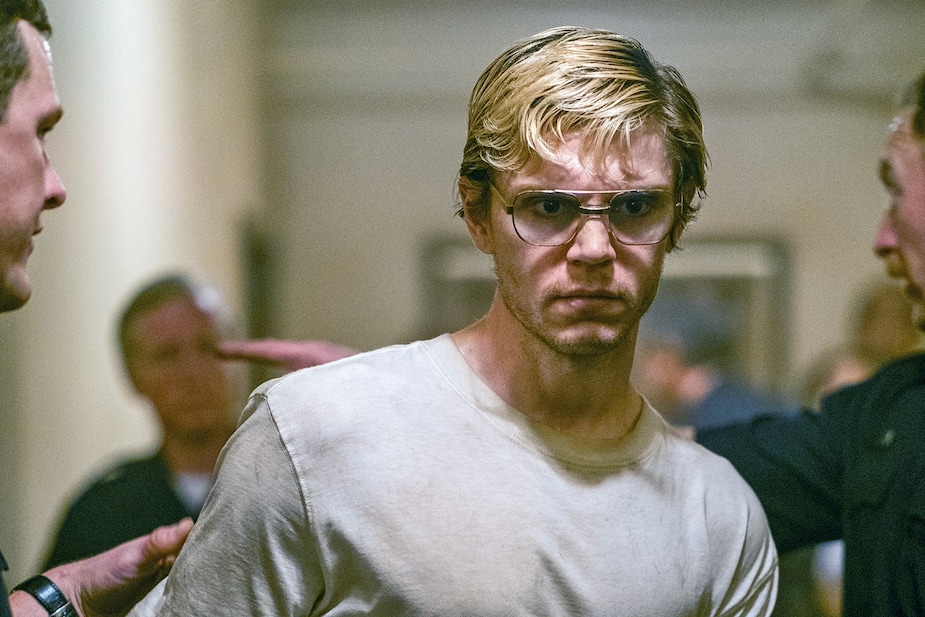 eBay supprime les costumes inspirés de Jeffrey Dahmer | Pèse sur start