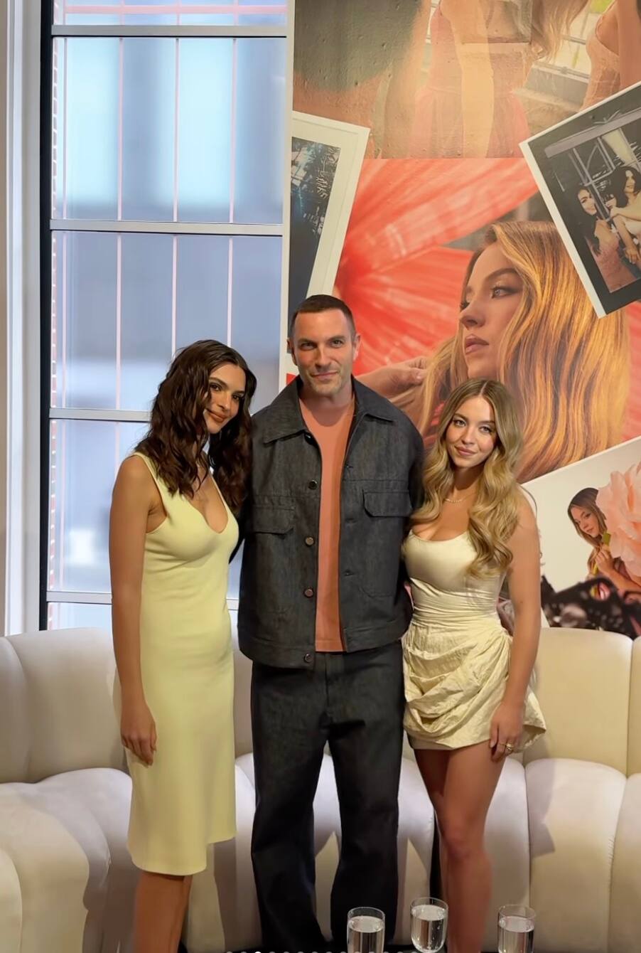 El peluquero de Quebec de Charlotte Cardin y Sophie Nélisse posa con la actriz Sydney Sweeney y la modelo Emily Ratajkowski