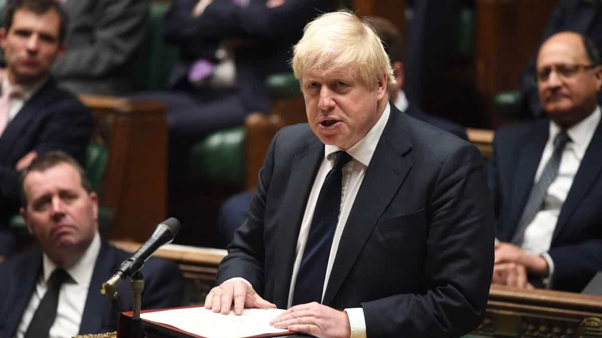 Le gouvernement britannique rejette les appels à rétablir des restrictions