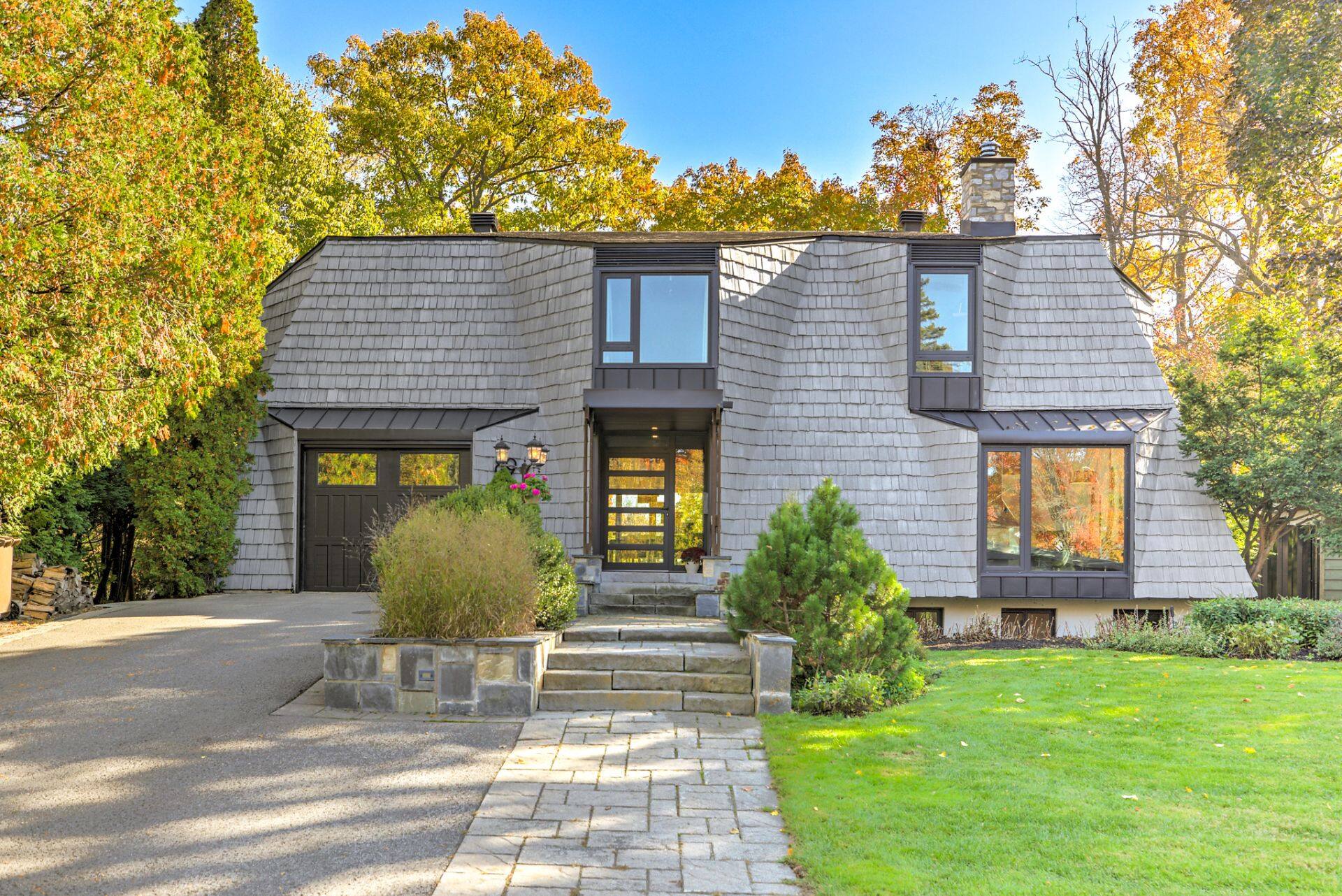 Une maison avec une cour de rêve pour 1 549 000$