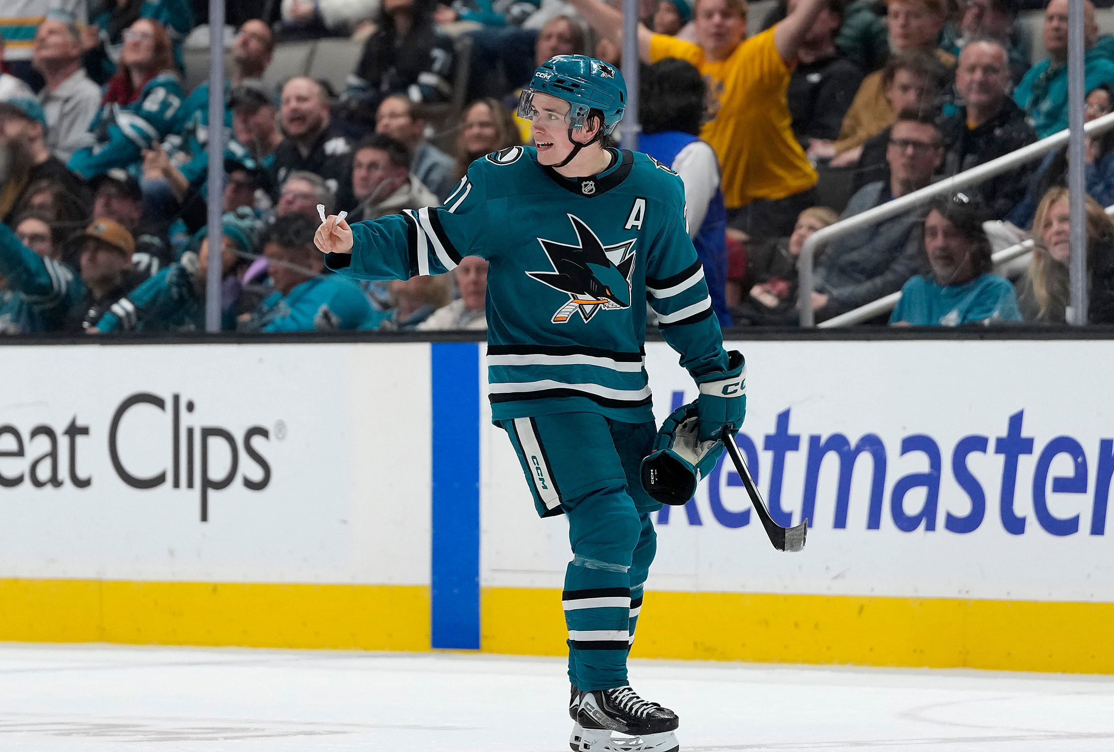 Macklin Celebrini a les yeux sur les Olympiques depuis l’été