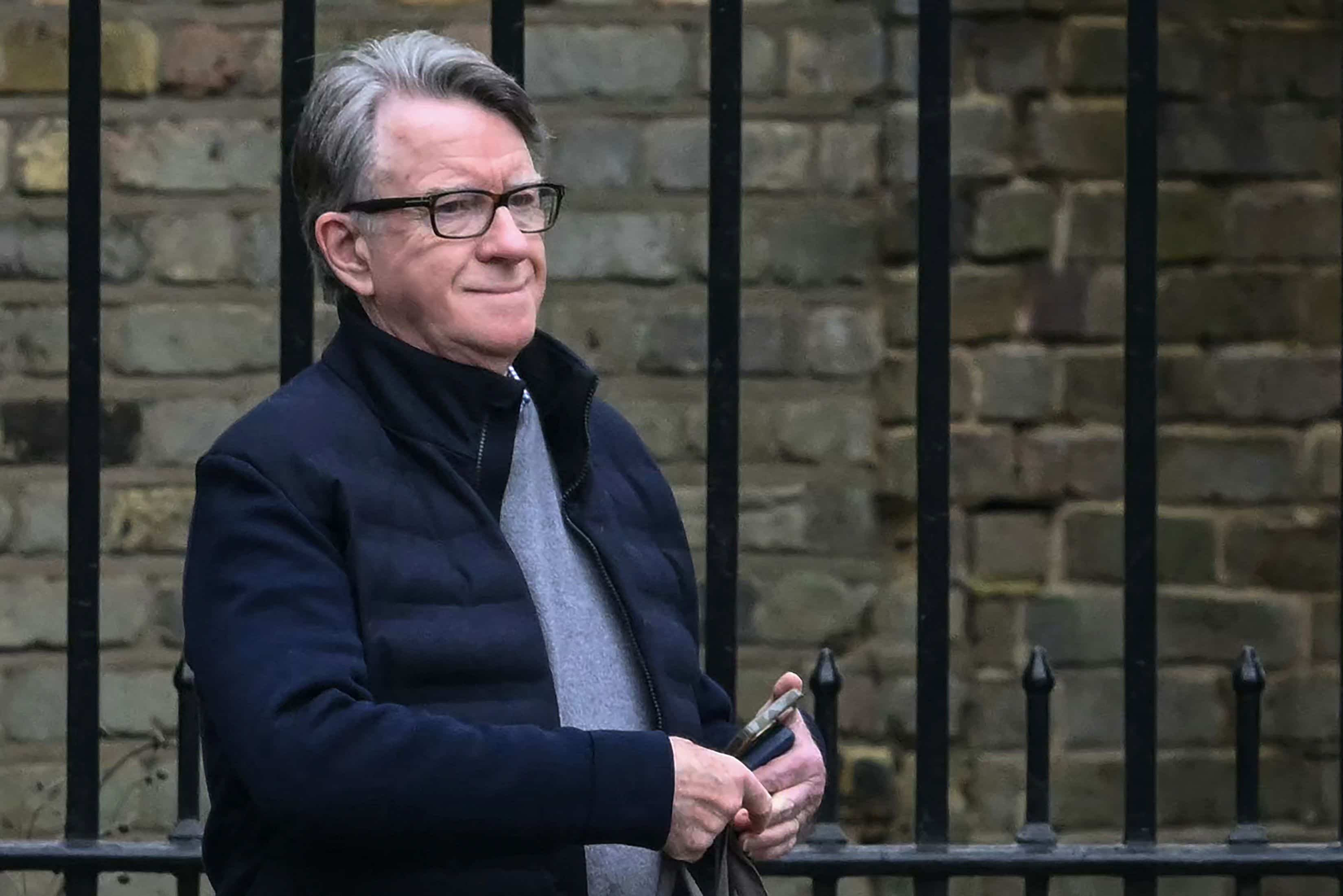 Affaire Epstein: l'ex-ministre britannique Peter Mandelson arr&ecirc;t&eacute;