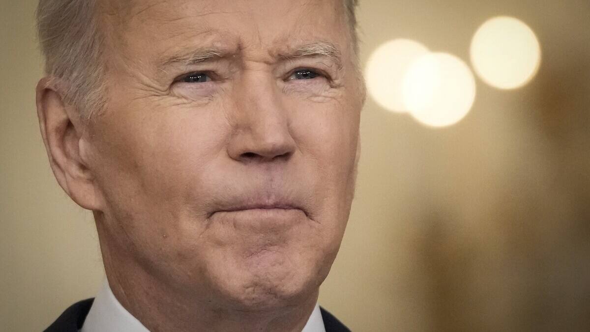 Biden sous pression de toutes parts pour riposter plus fermement à Moscou