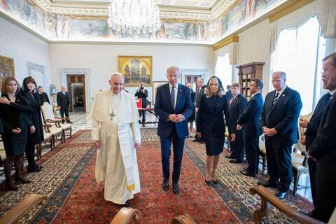 Après avoir vu le pape, réunions plus politiques pour Biden à Rome, avec Draghi et Macron
