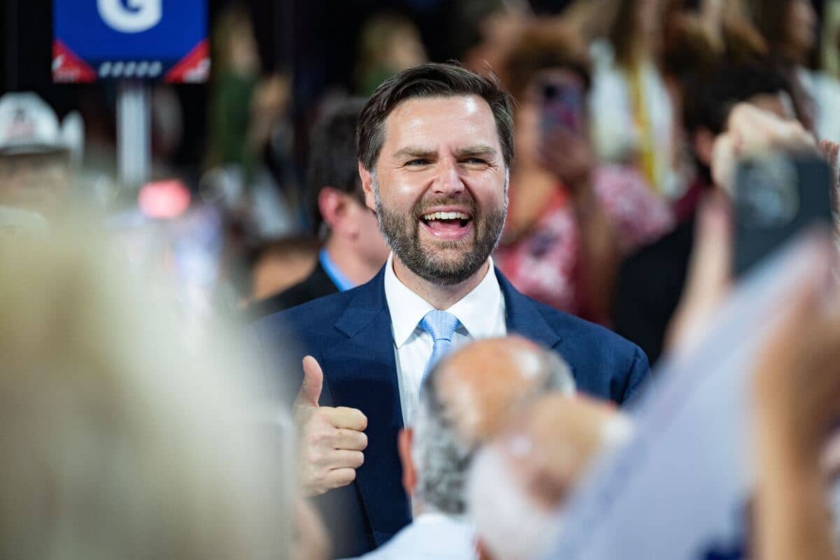 Pourquoi Trump a-t-il choisi de faire &eacute;quipe avec J.D. Vance?