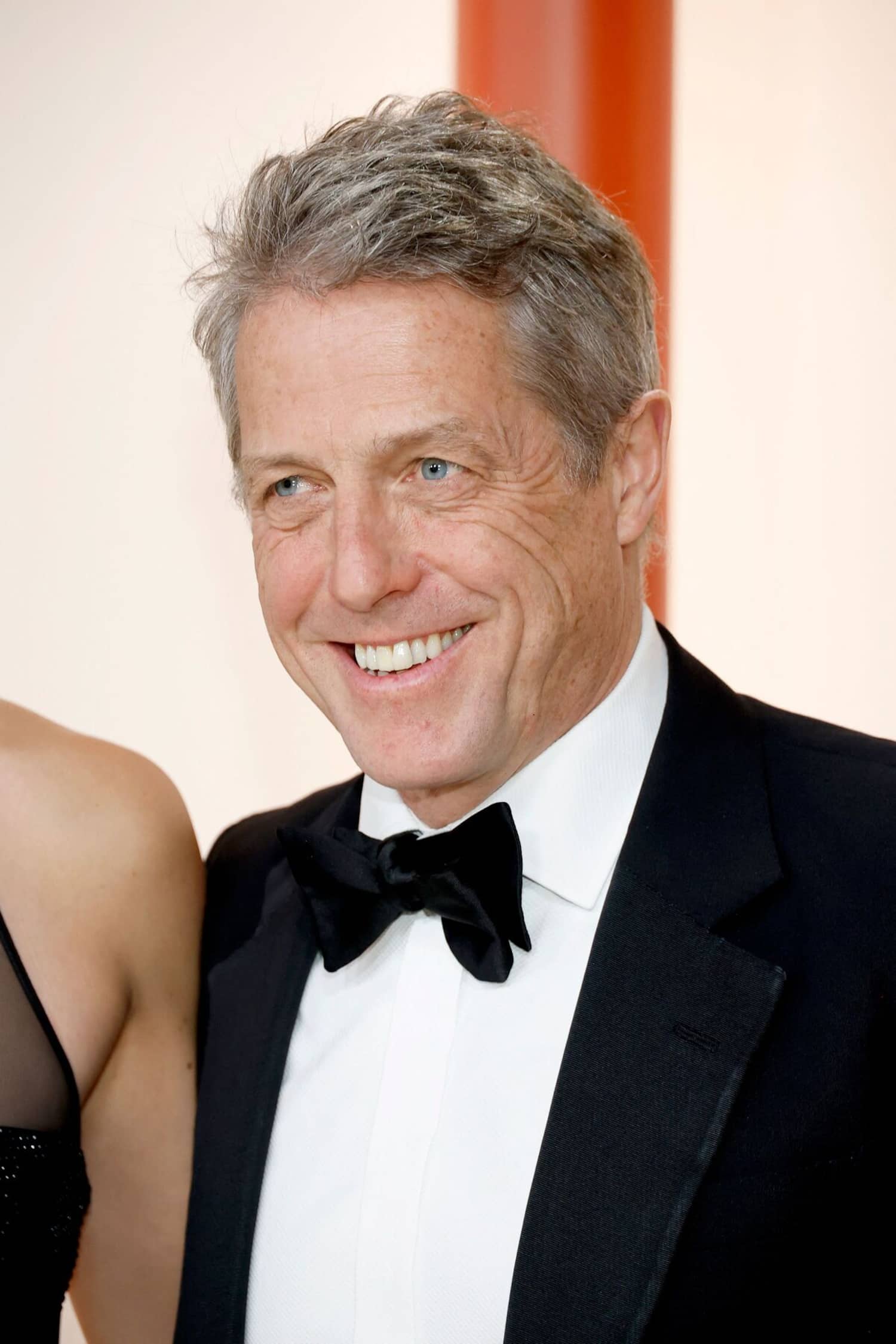 Hugh Grant Accorde Une Entrevue G nante Sur Le Tapis Rouge Des Oscars JDQ hugh-grant-accorde-une-entrevue-g-nante-sur-le-tapis-rouge-des-oscars-jdq