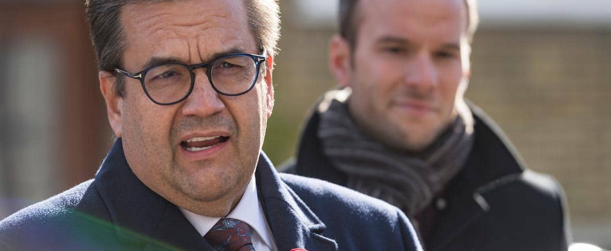 Denis Coderre a gagné 458 263$ en 2020