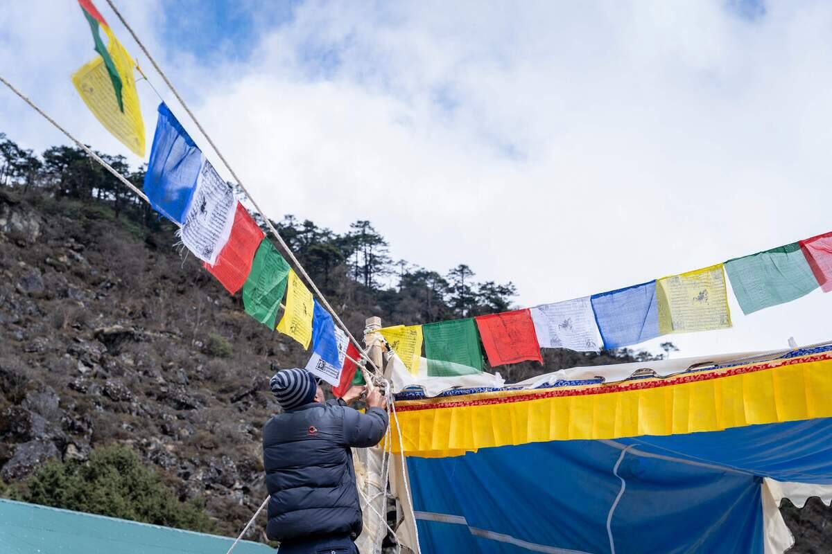 HISTOIRE DE LA CONQUÊTE DE L'EVEREST