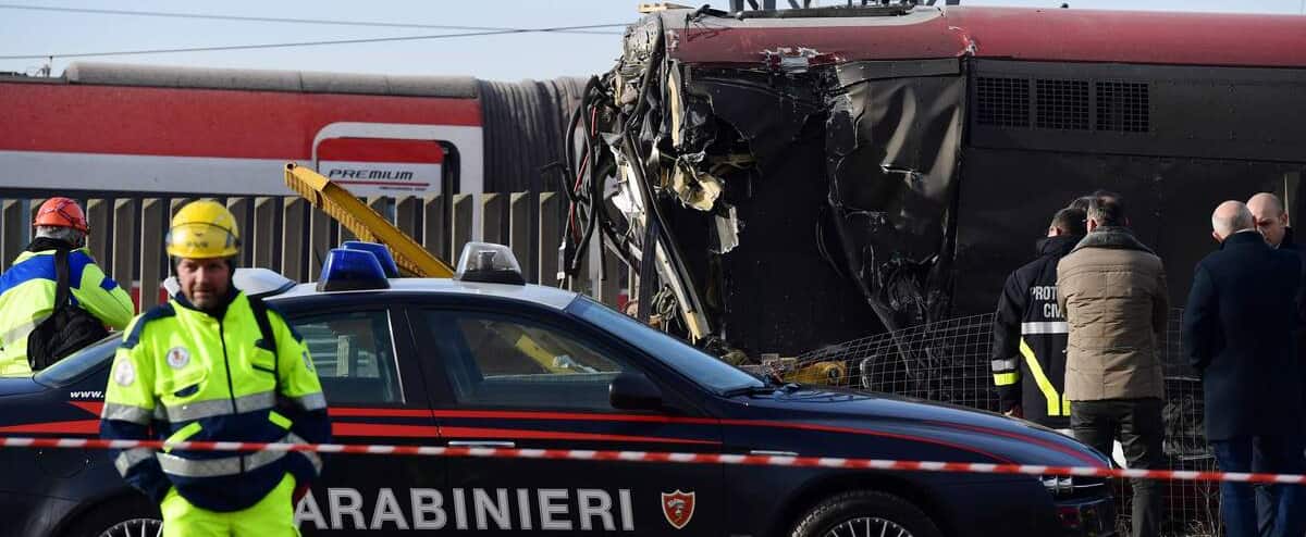 Cinque ferrovieri sono morti in un incidente ferroviario in Italia Cinque ferrovieri sono morti in un incidente ferroviario in Italia