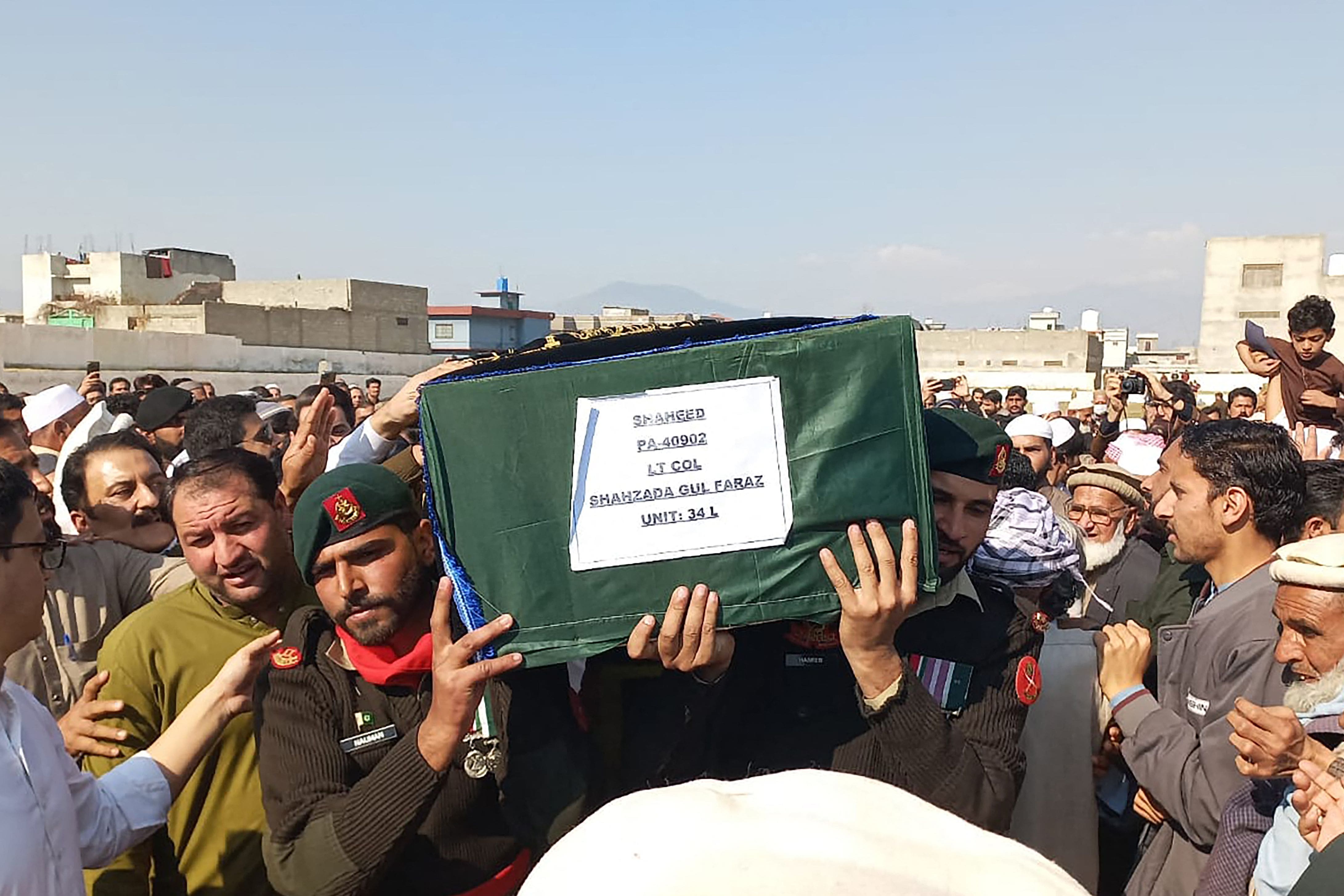 Pakistan: pr&egrave;s de 20 personnes tu&eacute;es dans une attaque d'activistes