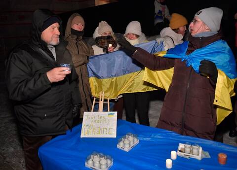 Veillée aux chandelles en solidarité avec l'Ukraine « 365 jours de résistance » à la terrasse Dufferin. Vendredi 24 février 2023.