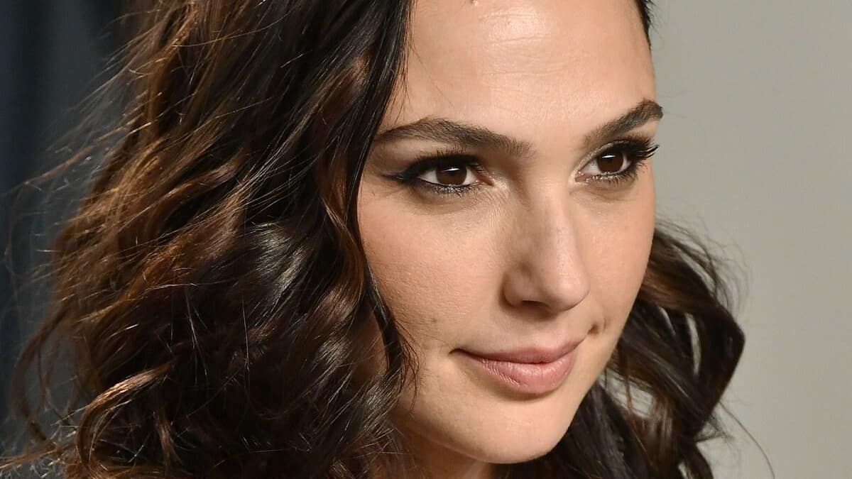 Controversy over the choice of Gal Gadot to play Cleopatra on the screen 1