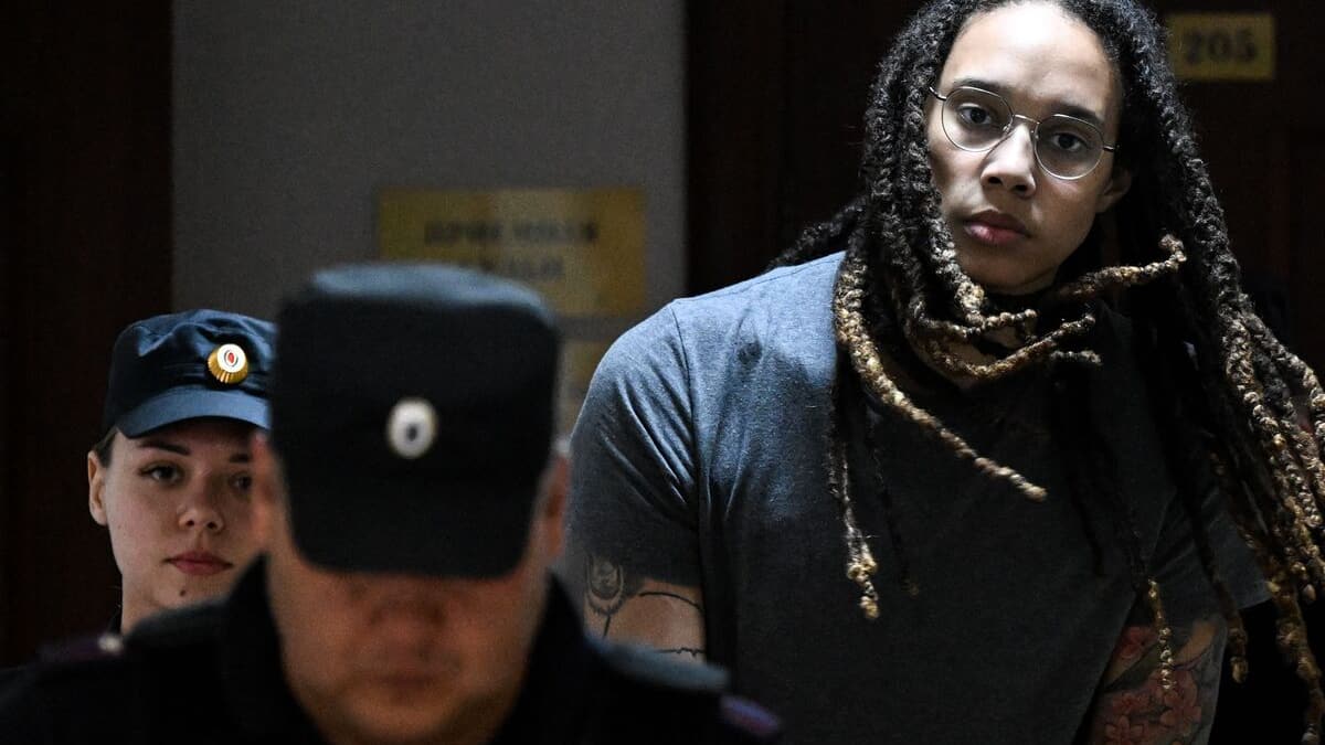 Washington and Moscow exchange prisoners, including basketball player Brittney Griner Washington and Moscow exchange prisoners, including basketball player Brittney Griner