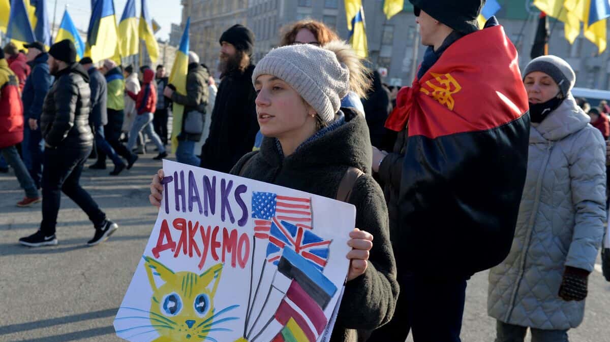 Près de la frontière russe, des manifestants prêts à défendre l’Ukraine
