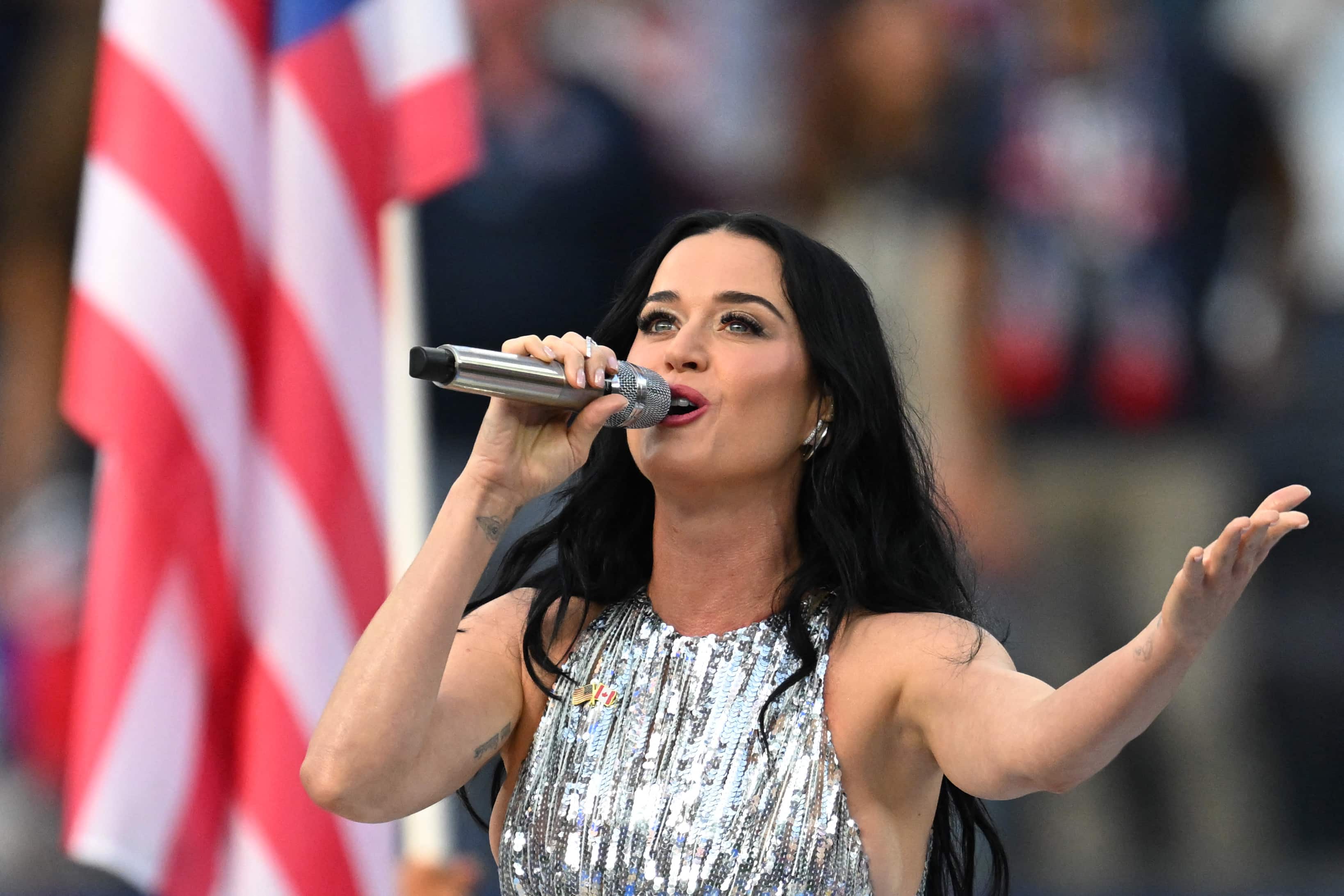 Katy Perry heureuse d'avoir «décidé de tenir bon» après la «pire année» de sa vie