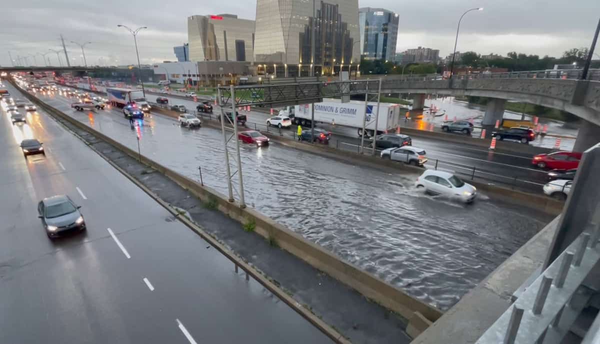Sur le pont le 11 mai 2021 (la pluie) main image 0