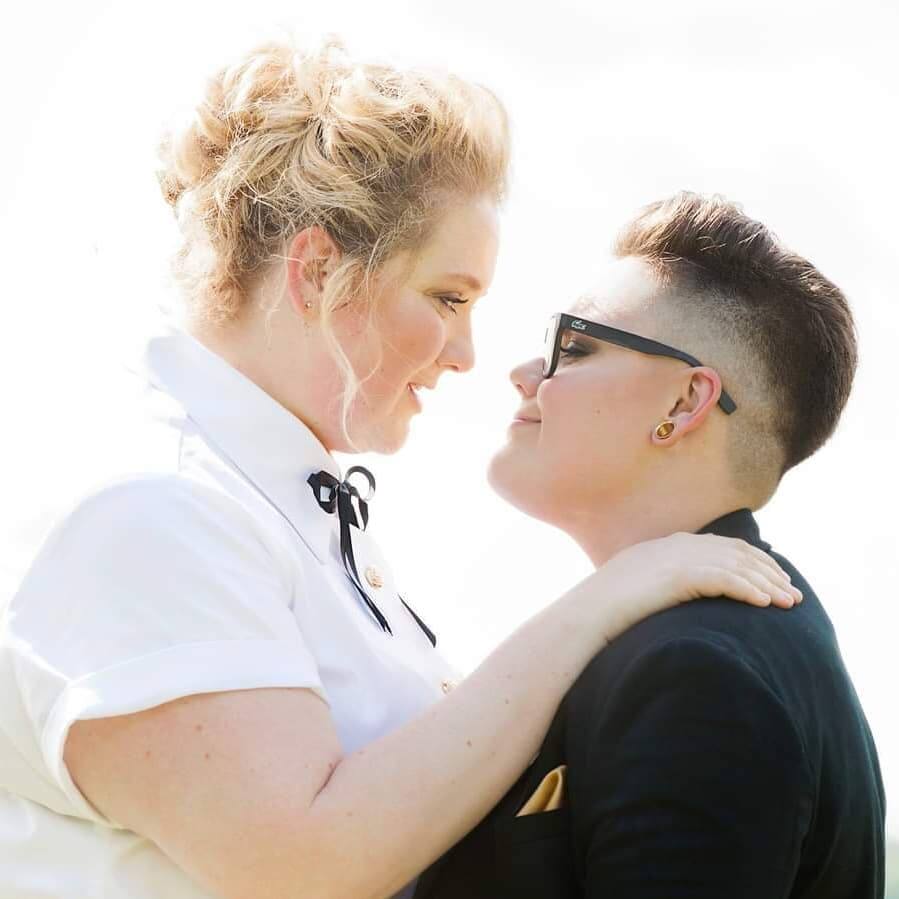 Elle souligne son 4e anniversaire de mariage 