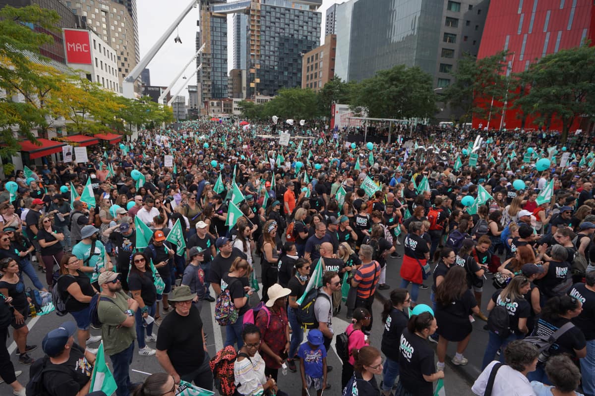 Common Front demonstration at Place des Festivals, September 23, 2023, to demand better working conditions from the Legault government.