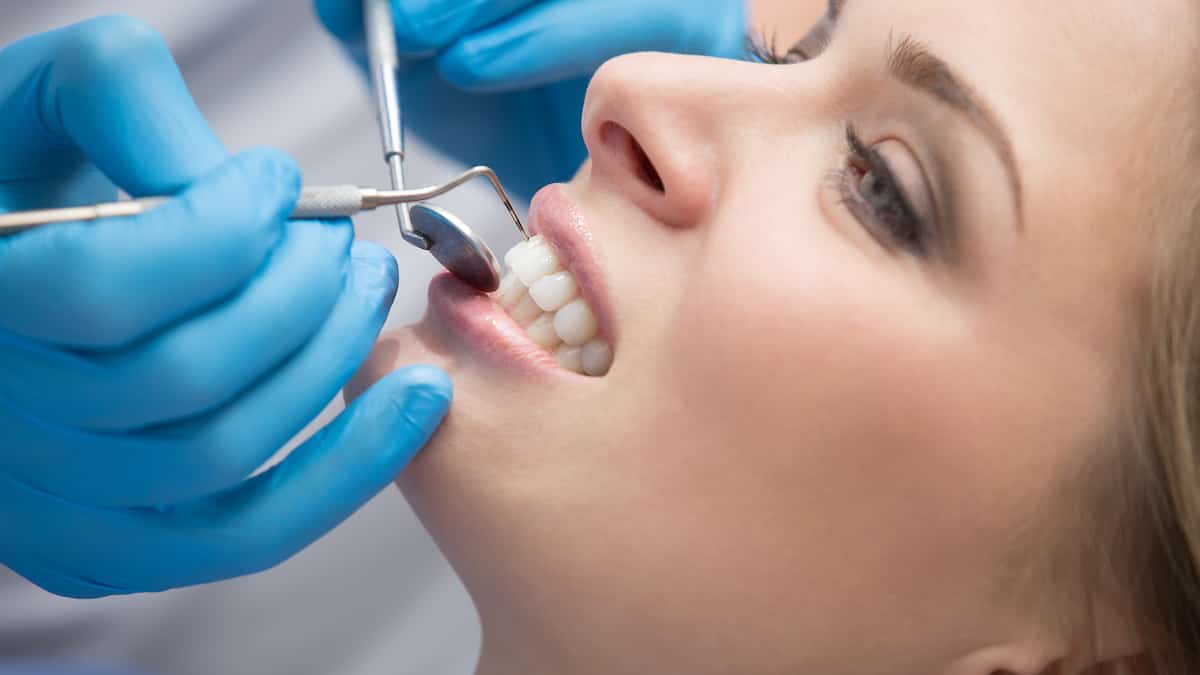 Sei abitudini dentali da evitare Sei abitudini dentali da evitare