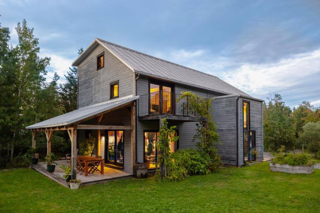 Maison près du fleuve à vendre pour 749 000 $