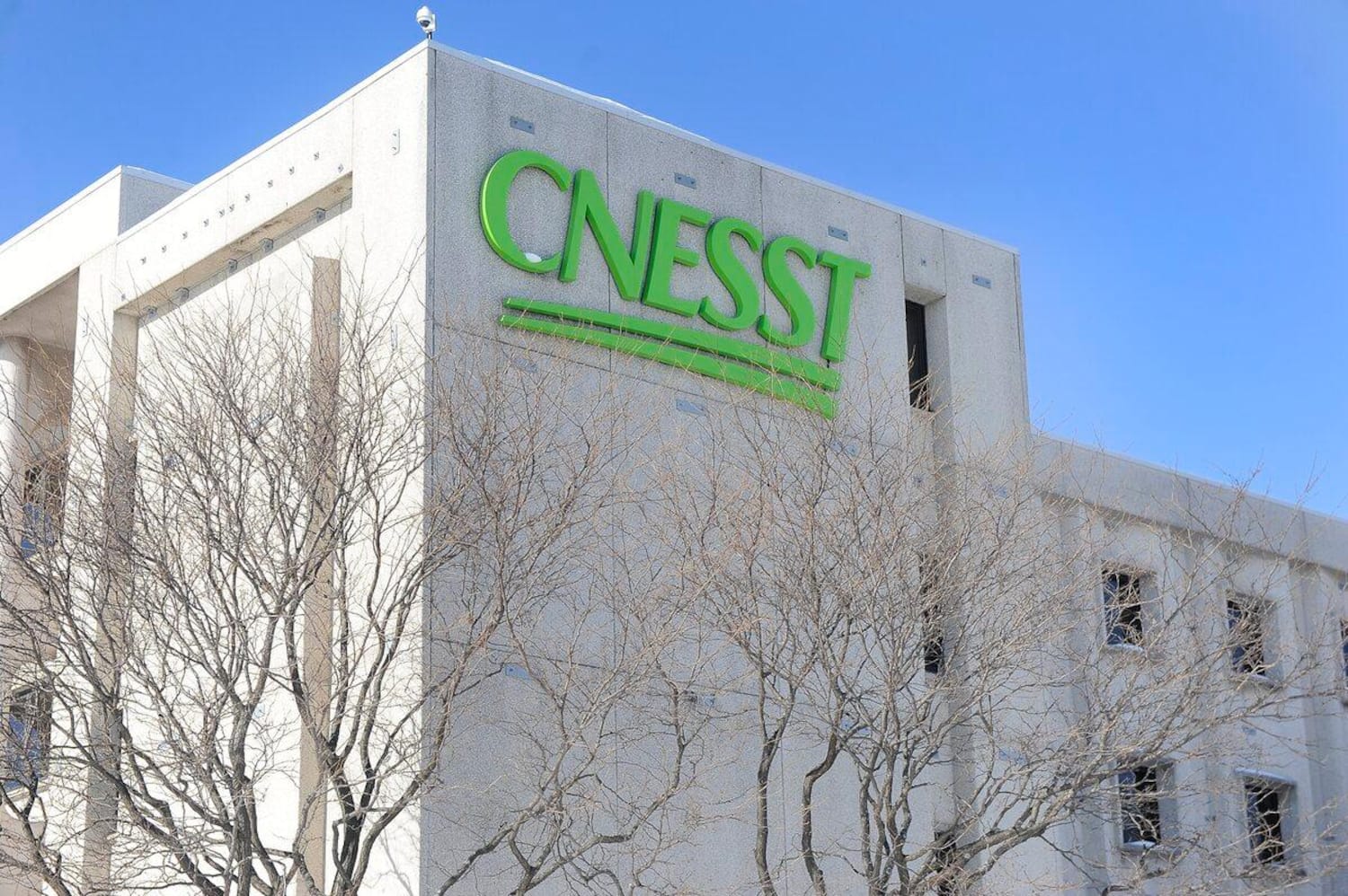 Rf Cnesst CNESST: baisse à un niveau historique du taux de cotisation | JDM
