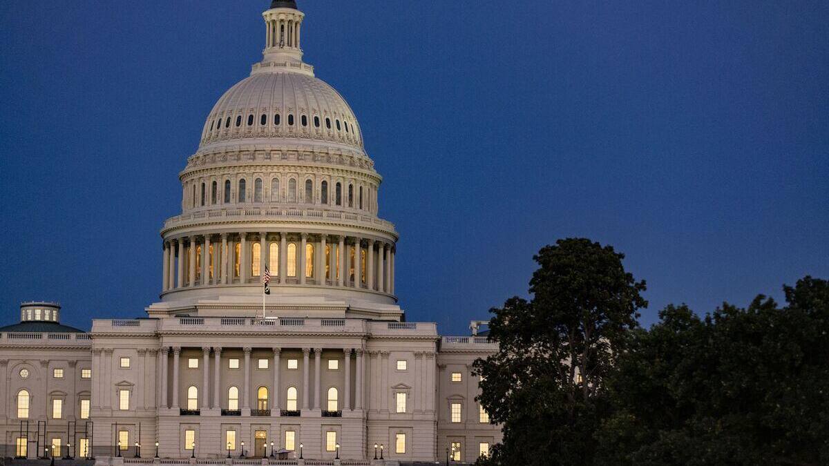 Joe Biden au Capitole pour défendre ses grandes réformes auprès des élus démocrates