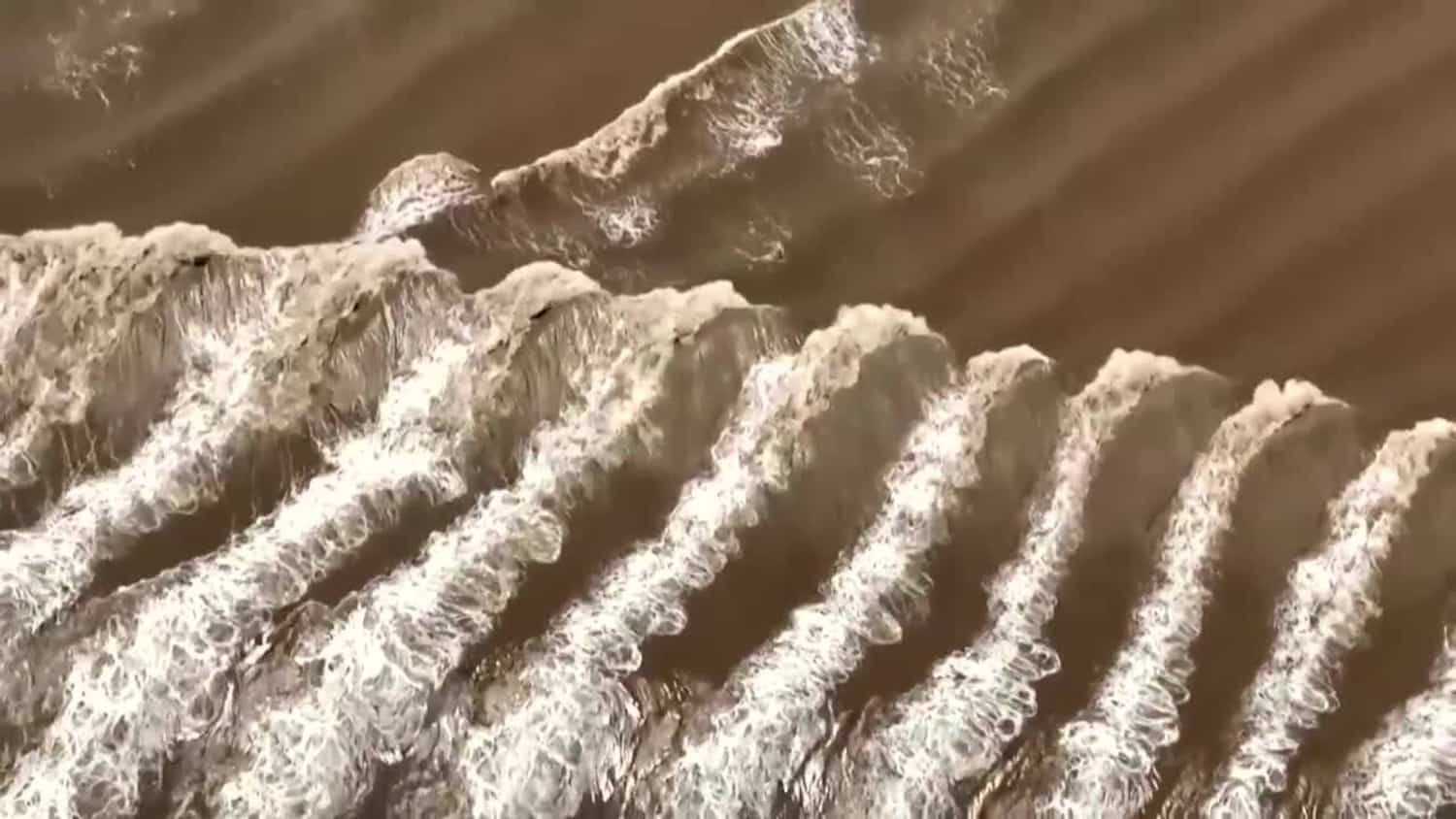 EN VIDÉO Une rare et gigantesque marée filmée en Chine JDM