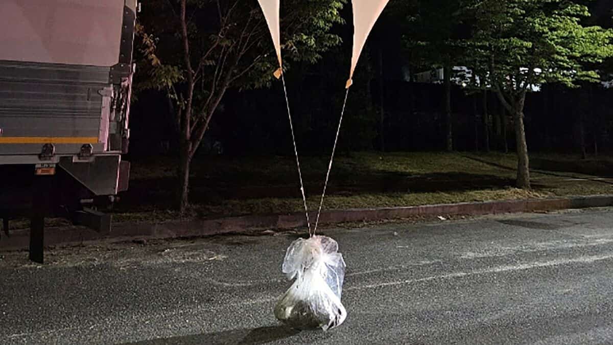 Seoul steps up propaganda broadcasts after North Korea's new balloon launch Seoul steps up propaganda broadcasts after North Korea's new balloon launch