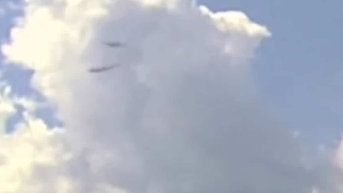 A collision between two planes was narrowly avoided in the skies over New York on Monday. A collision between two planes was narrowly avoided in the skies over New York on Monday.