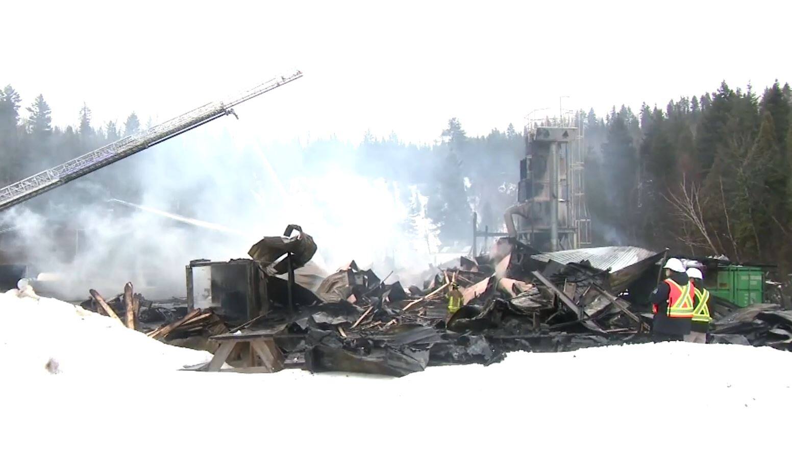 Saguenay l’usine de l’entreprise Moulures SMDT reconstruite TVA Nouvelles