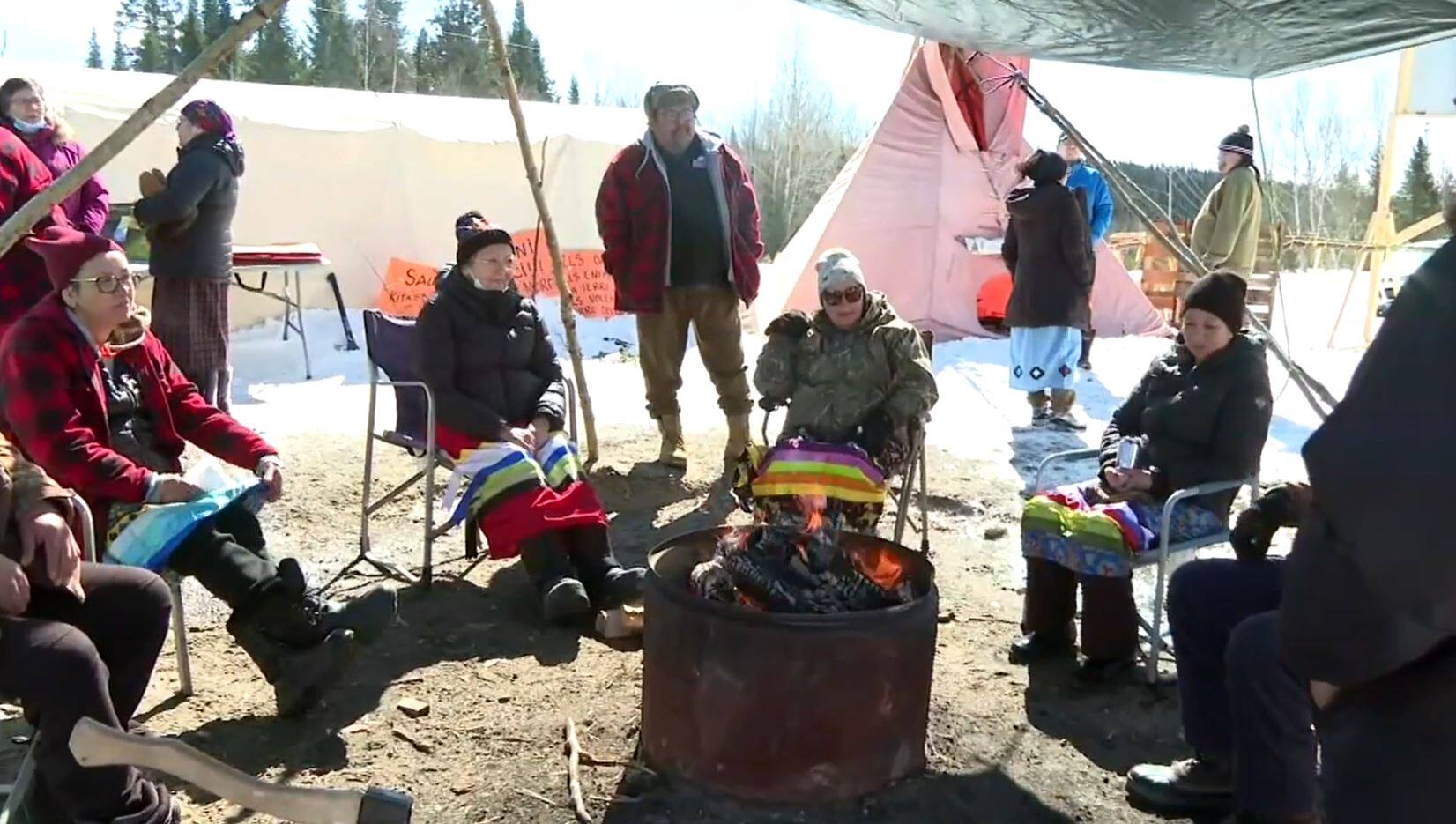 Coupes foresti&egrave;res: les Atiamekw de Manawan manifestent depuis 6 semaines