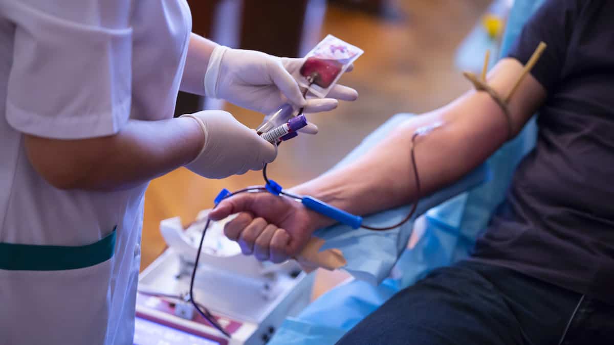 Fin des trois mois d’exclusion pour les homosexuels