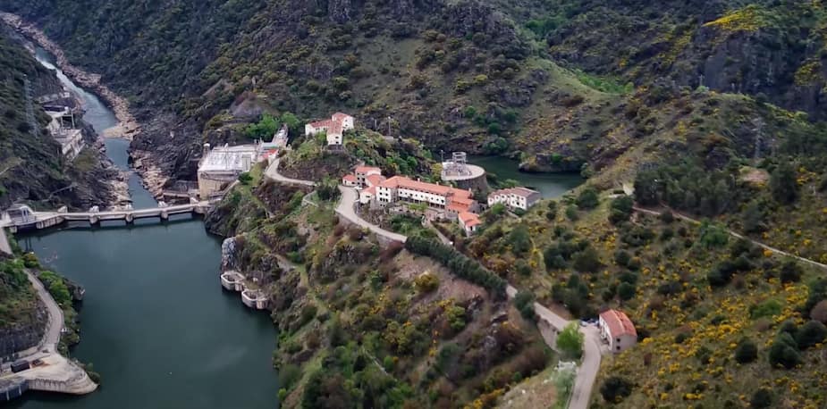 Image principale de l'article Un village en Espagne est à vendre pour 355 000$