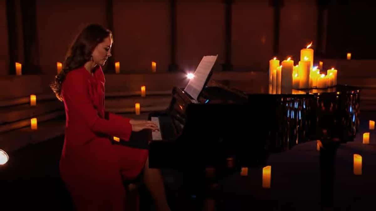 VIDÉO | Kate Middleton joue du piano en public pour la première fois