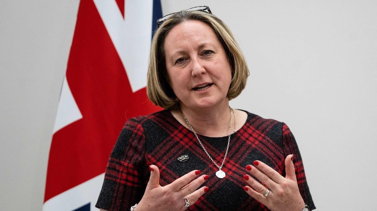 Le Royaume-Uni impose de nouvelles sanctions commerciales contre la Russie