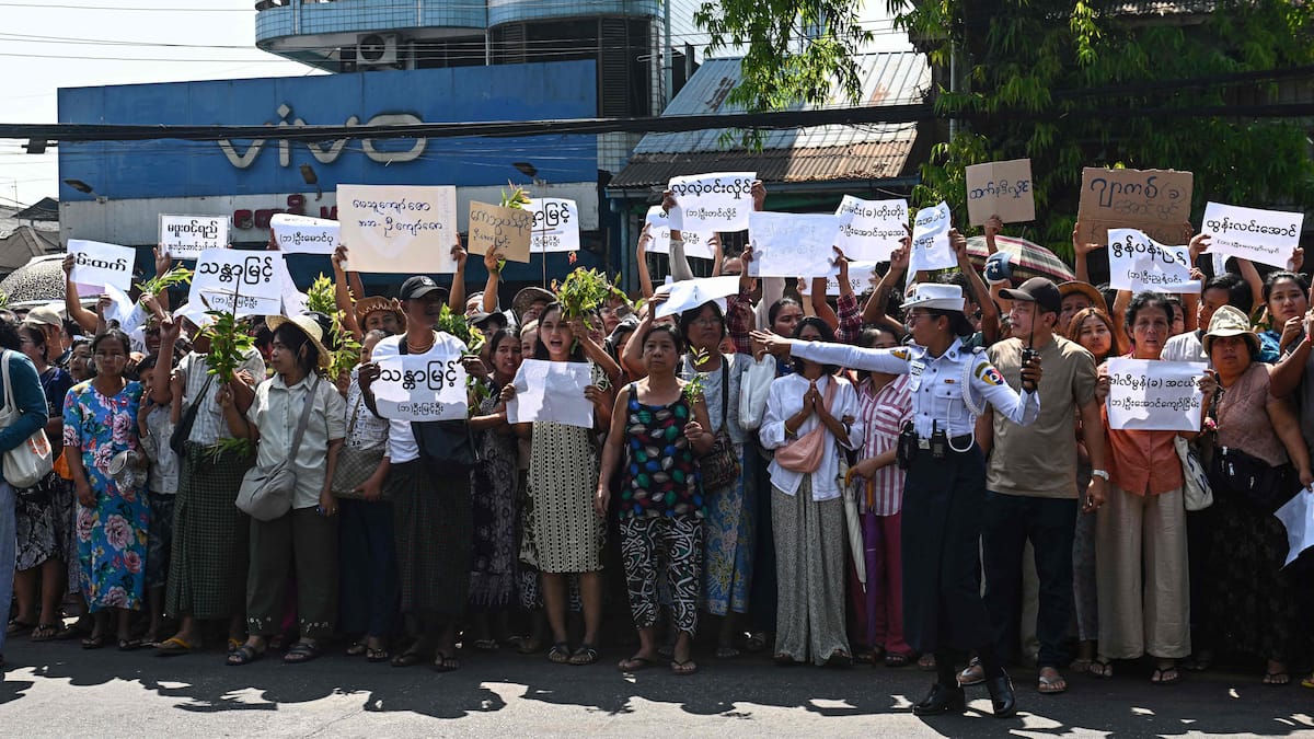 Birmanie: la junte amnistie des milliers de détenus