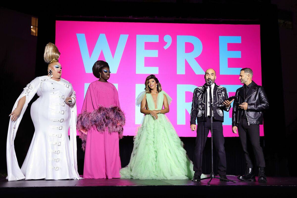 Apparu en drag queen &agrave; la t&eacute;l&eacute;, un pasteur am&eacute;ricain est sanctionn&eacute;