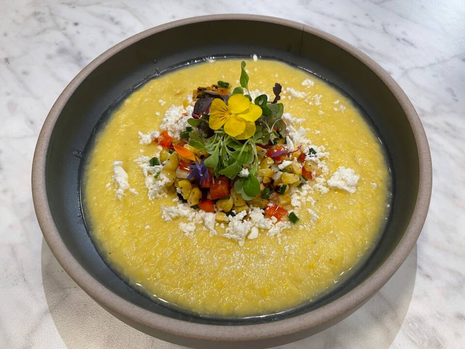 Soupe au maïs et lait de coco