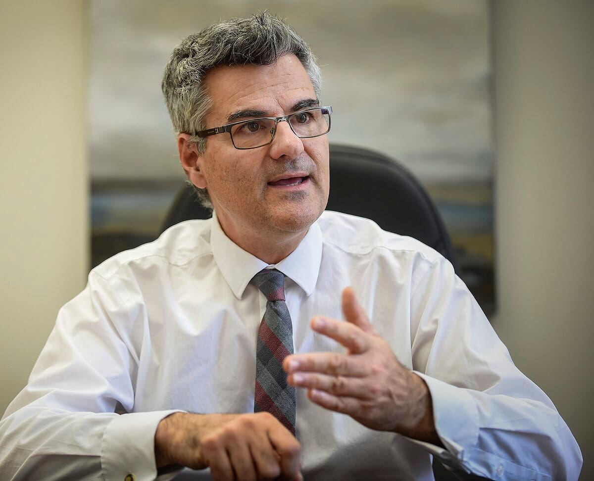 Diffamation: le ministre &Eacute;ric Caire poursuivi pour 1,2 M$