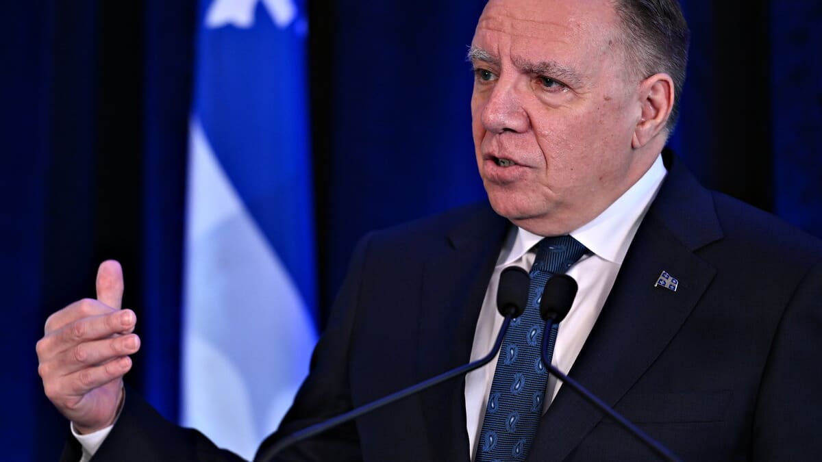 Les tarifs douaniers sont «dommageables pour les travailleurs», affirme François Legault