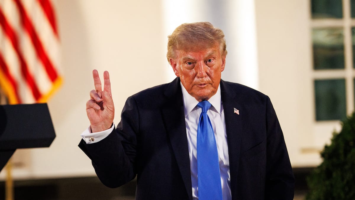«Baissez les taux!»: Trump menace d'arrêter de commercer avec certains pays