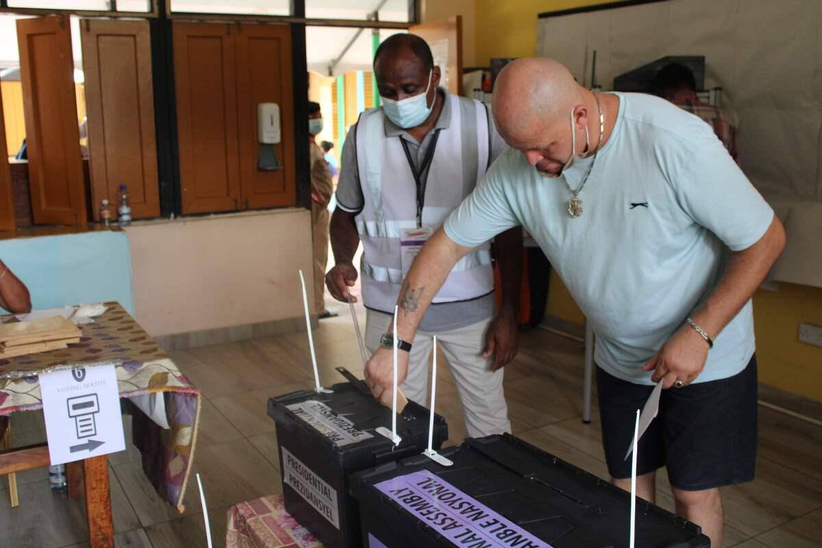 Les Seychellois choisissent leurs président et députés JDM