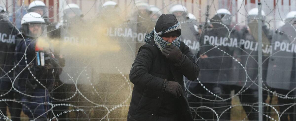 Affrontements entre forces polonaises et migrants à la frontière avec le Bélarus