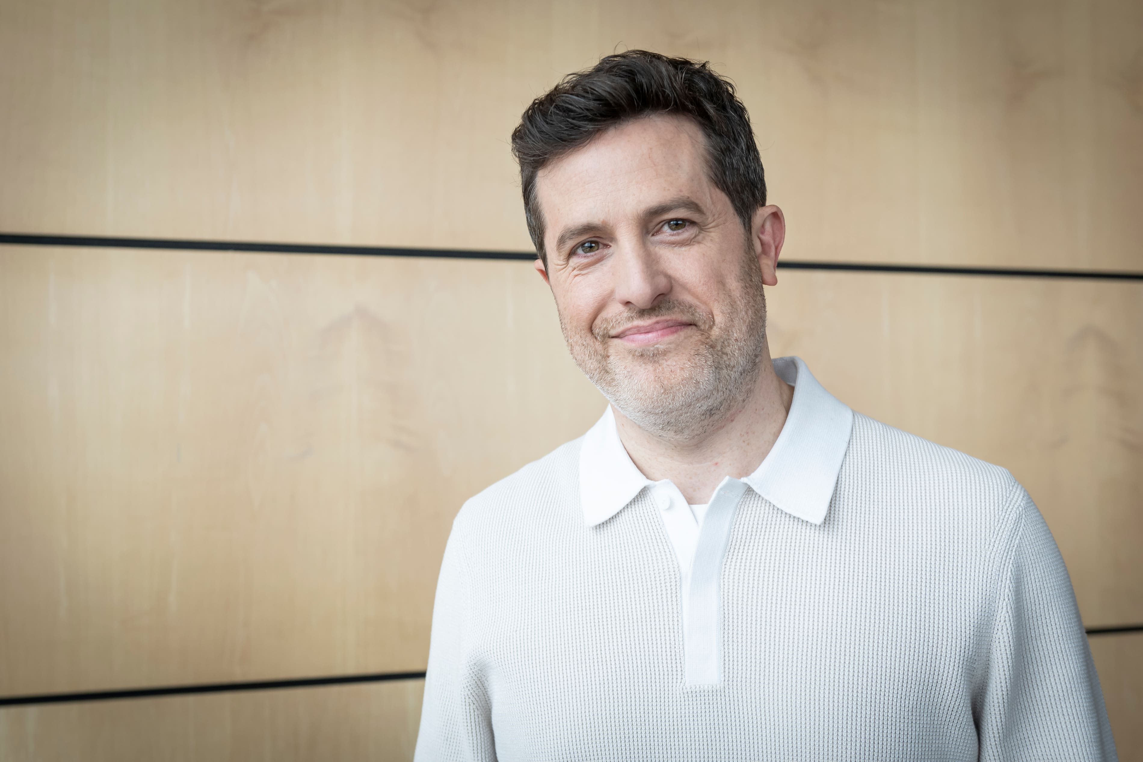 Il partage une photo des coulisses d'un tournage